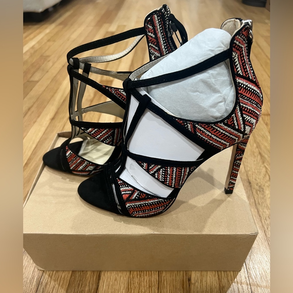 NWT Zara Woven Caged Sandal Size 37 (6.5)